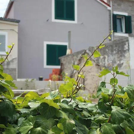 Kristina, I Soba Apartment *