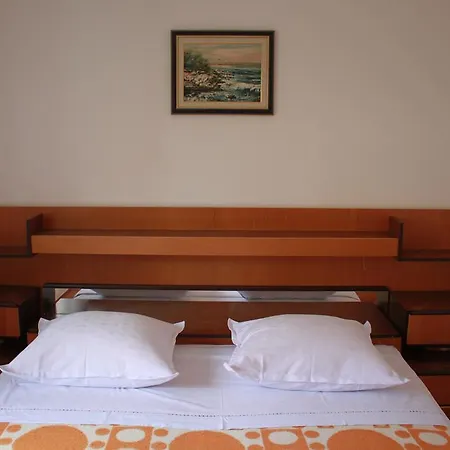 Kristina, I Soba Apartment Primošten